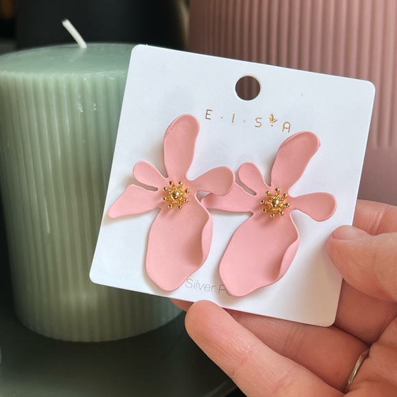 Large Pink Flower Earrings with Gold Center Detail - Picture 10 of 12